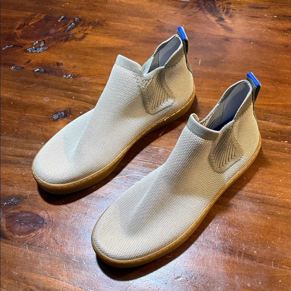 NWT ROTHY’S THE CHELSEA BOOT💖